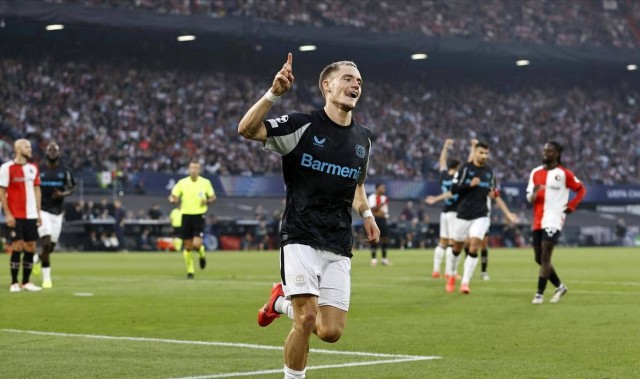 拜仁“到嘴的肉”竟被曼城抢走？德甲霸主陷入困境，维尔茨转会风云再起